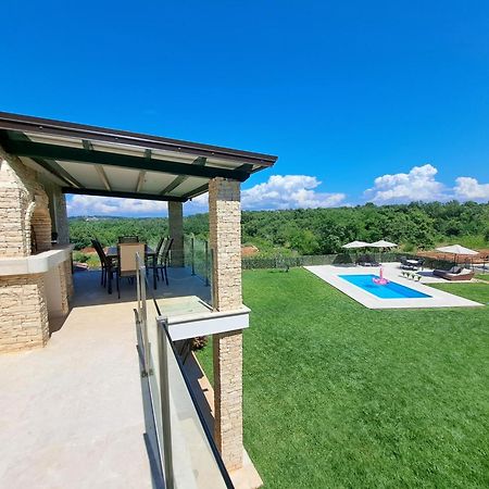 Apartments Villa Sotlar With Pool Umag Exterior photo