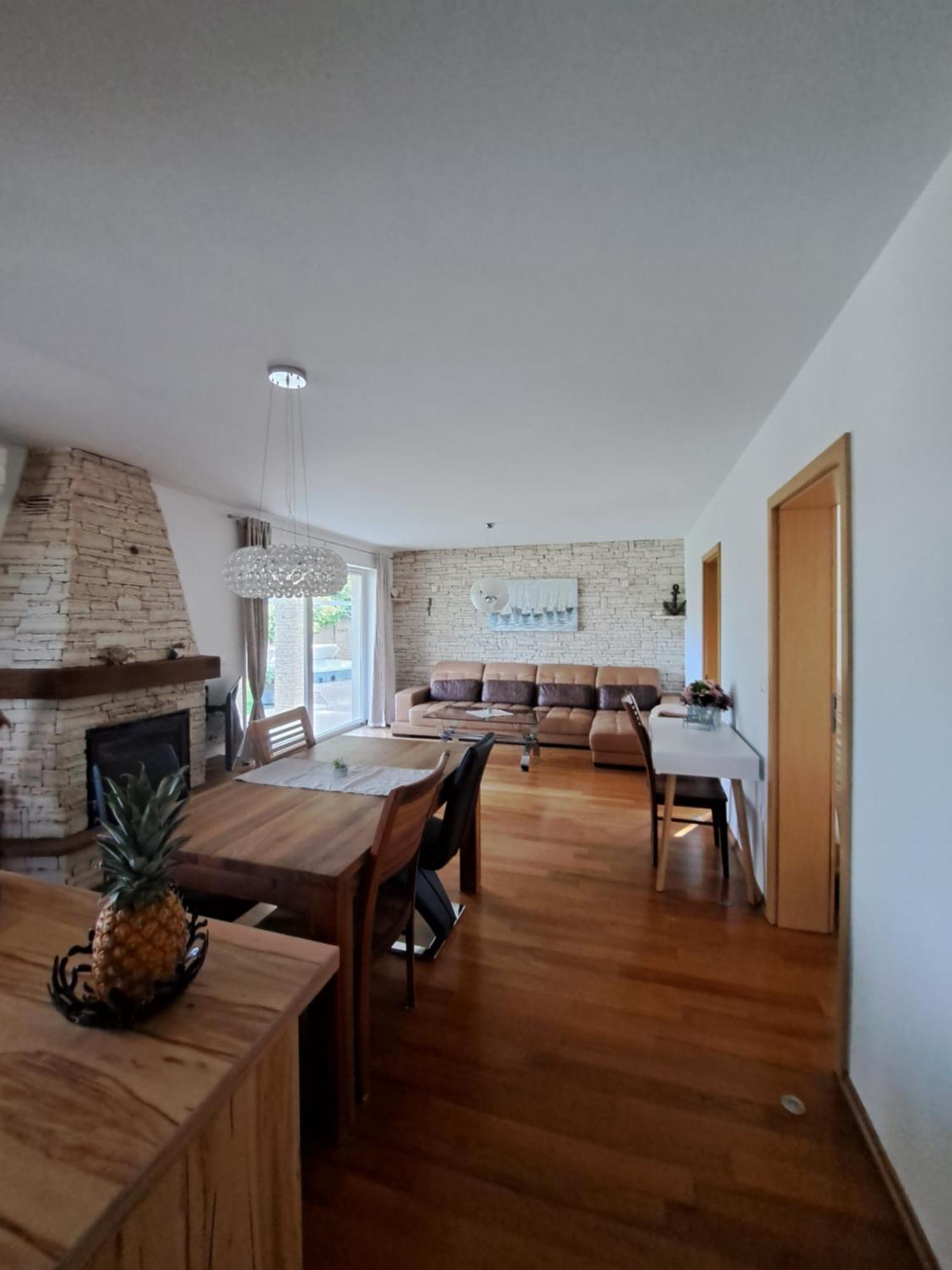 Apartments Villa Sotlar With Pool Umag Exterior photo