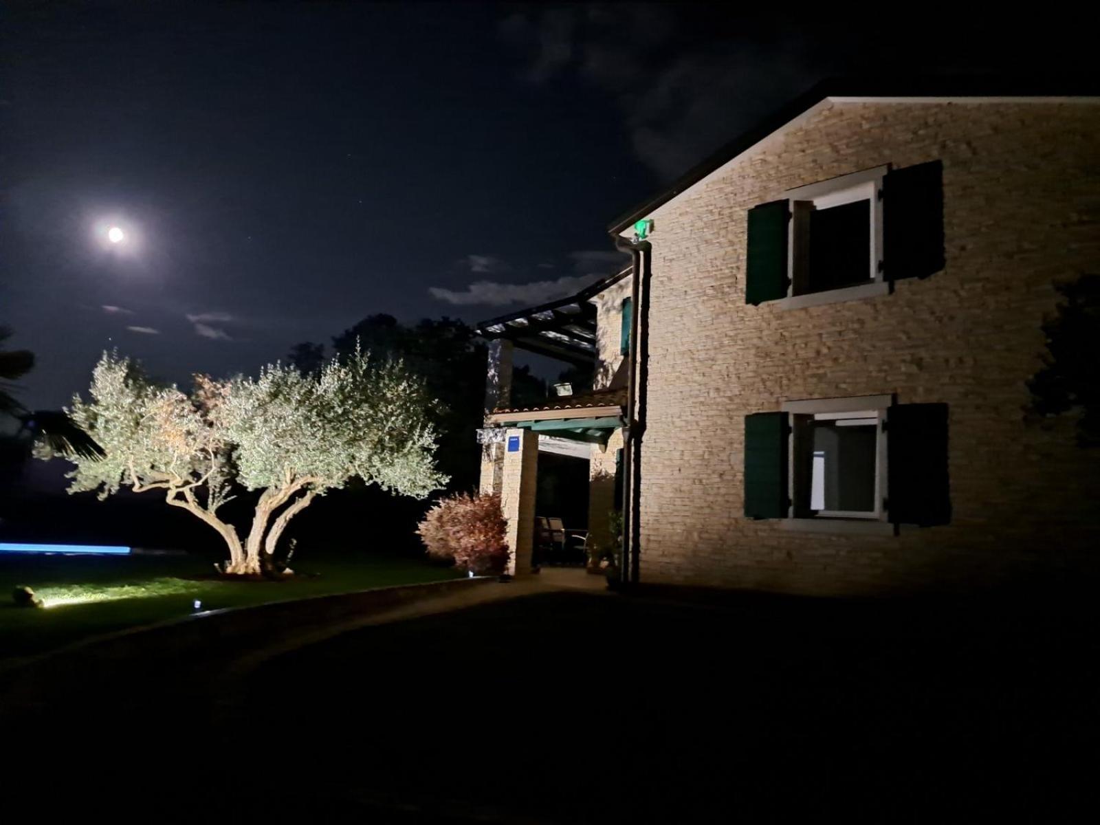Apartments Villa Sotlar With Pool Umag Exterior photo